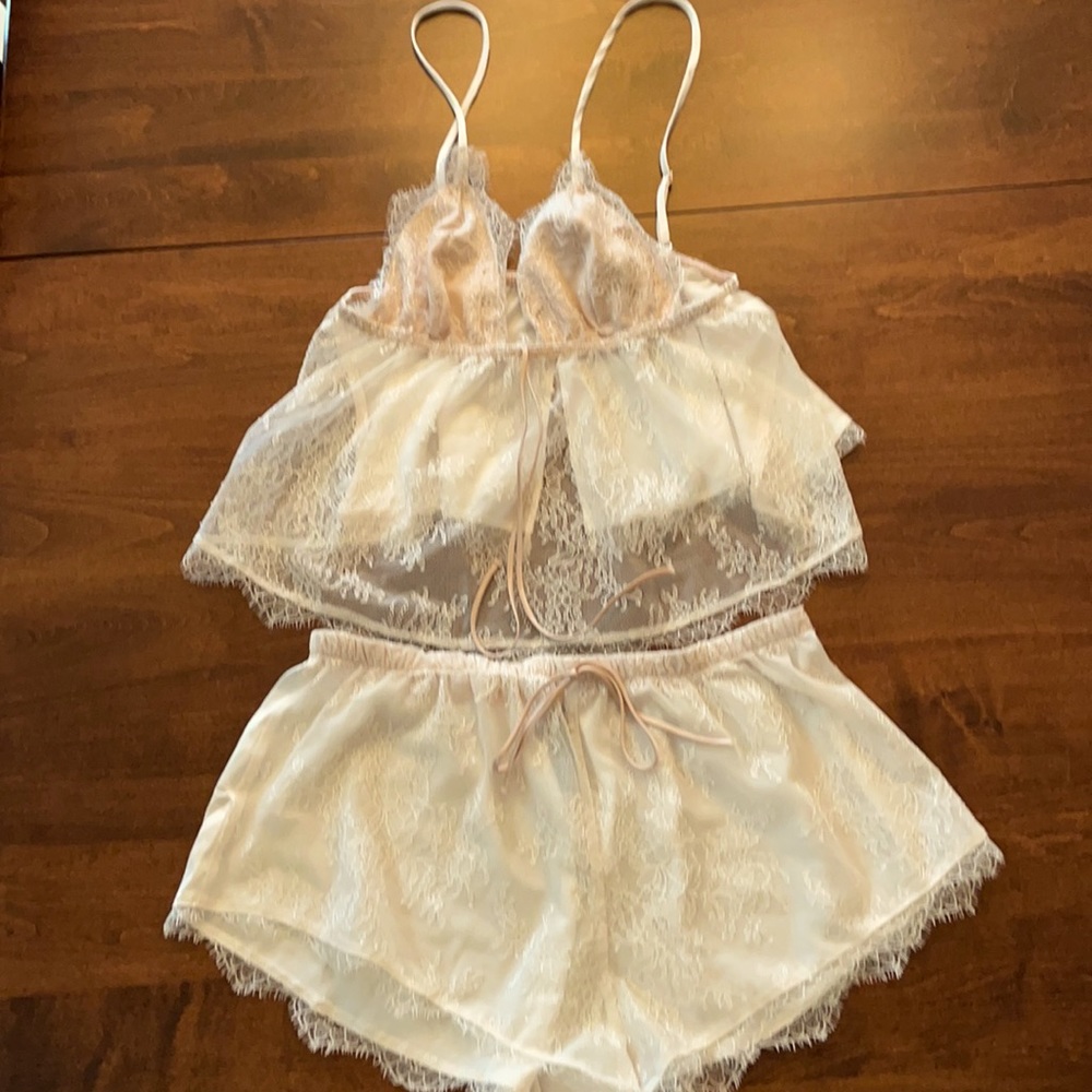 LIKE NEW! Victoria’s Secret lace camisole set